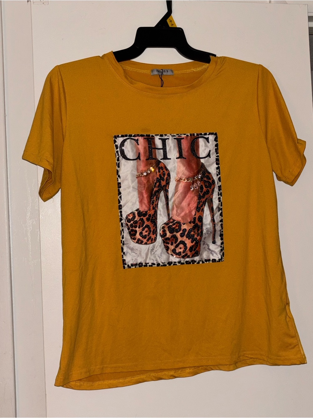 chic Mustard Yellow Leopard Heels Graphic Tee